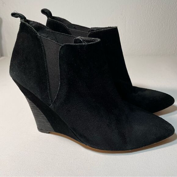 Vince Camuto Women’s Sz 9.5 Black Suede Yannick - Picture 2 of 10